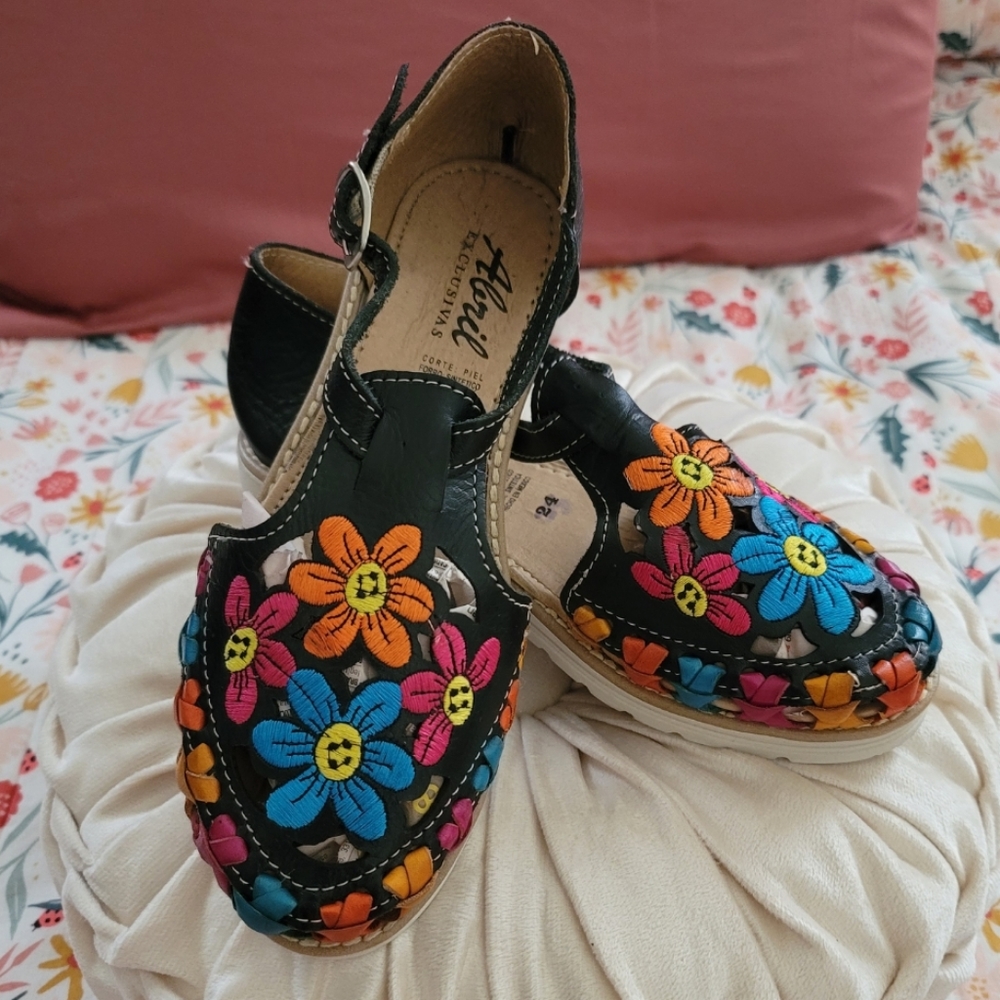 Handmade Embroidered Leather Mexican Huaraches